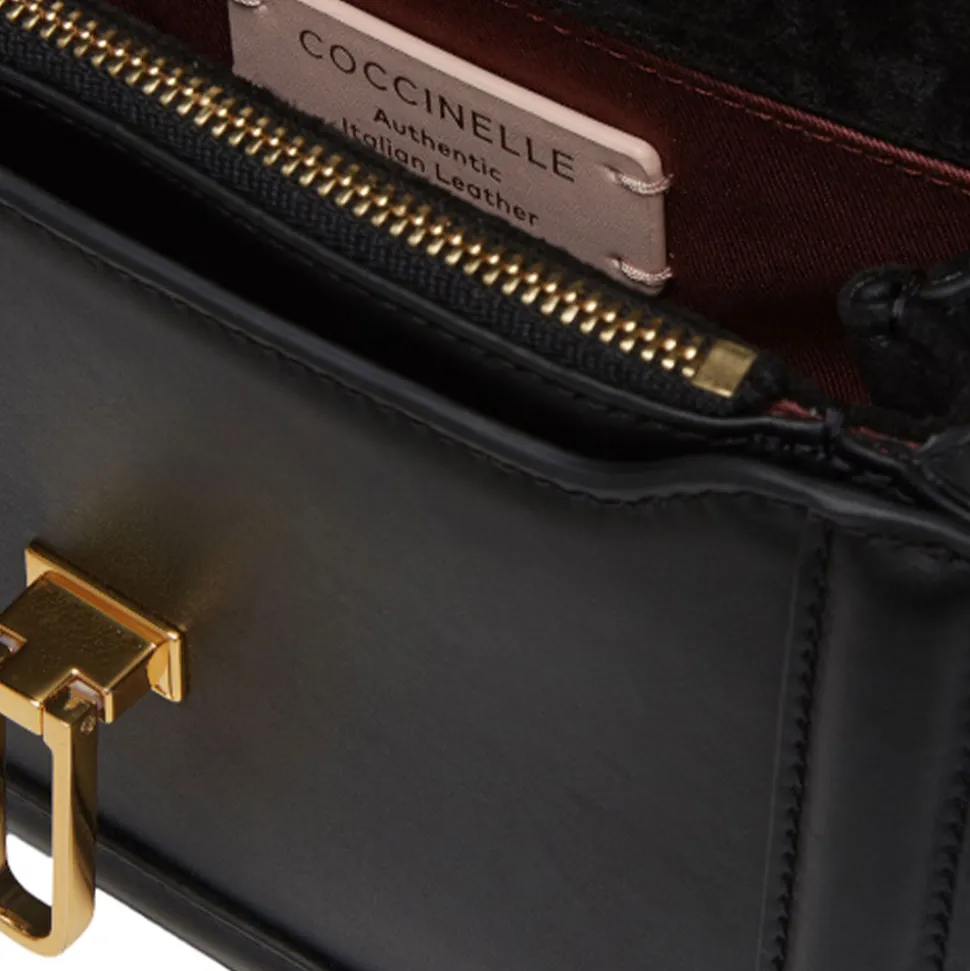Borsa Donna a Tracolla COCCINELLE in Pelle Liscia Linea Marvin Twist colore Nero